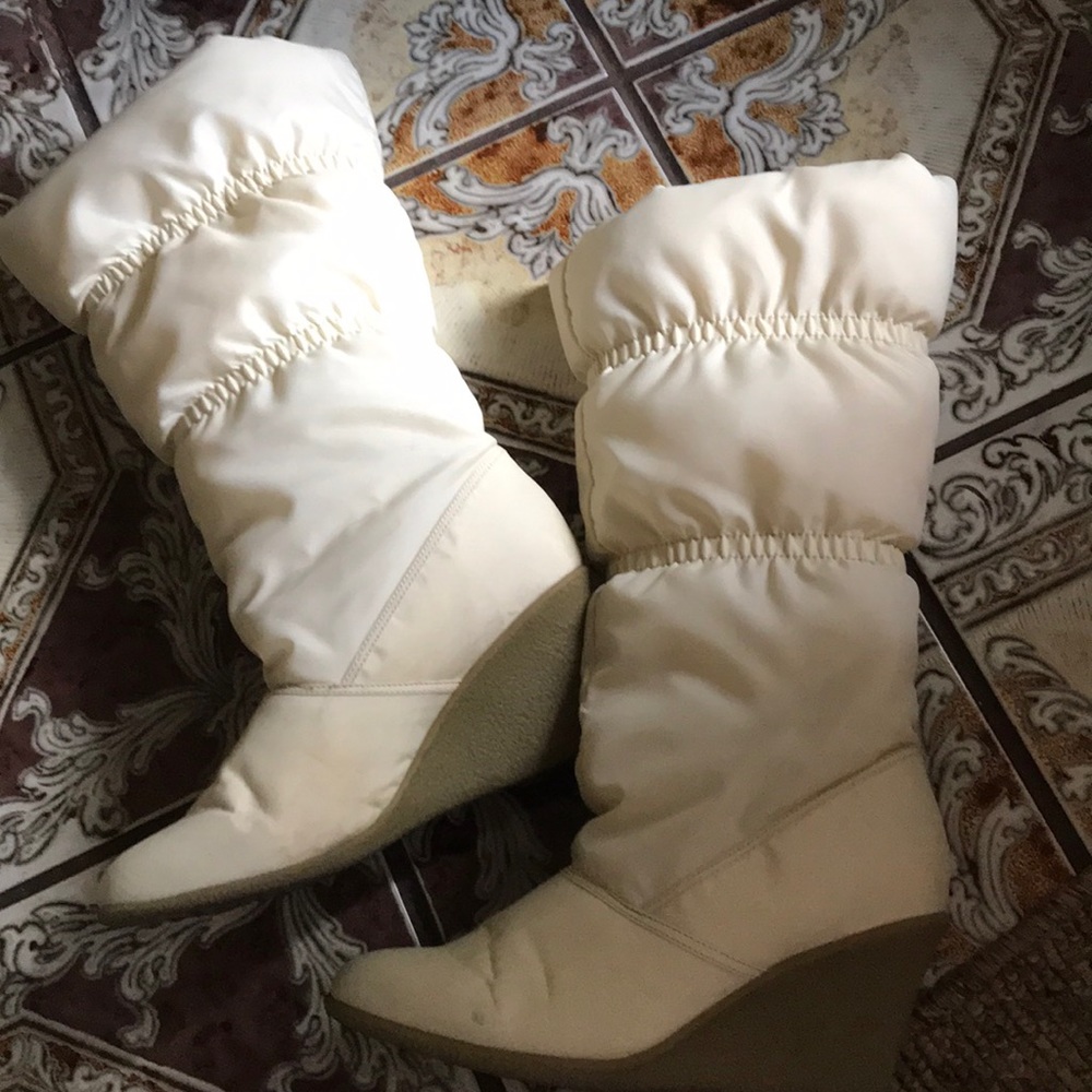 Steven madden ivory winter padding boots, sz 7